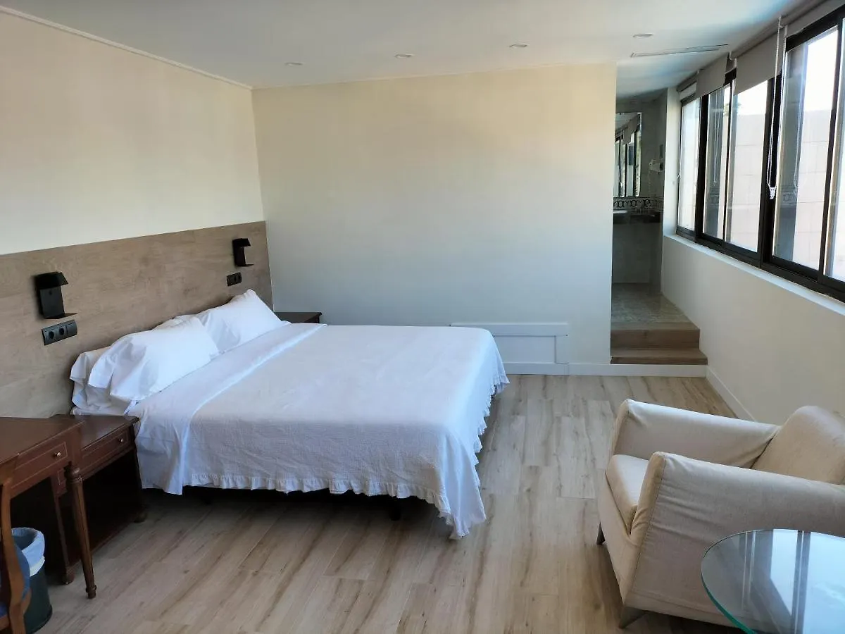 Hotel 153 Castelldefels 3*,