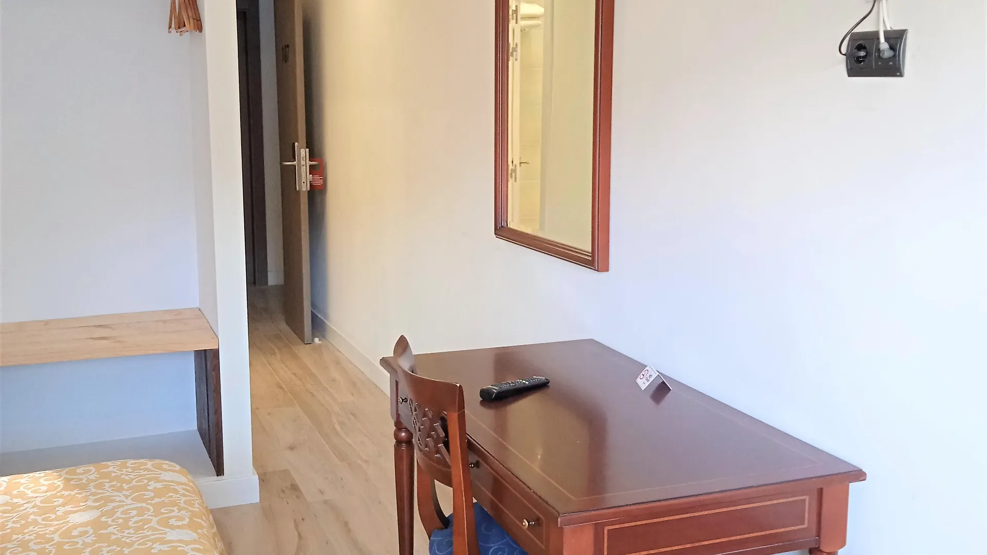 Hotel 153 Castelldefels