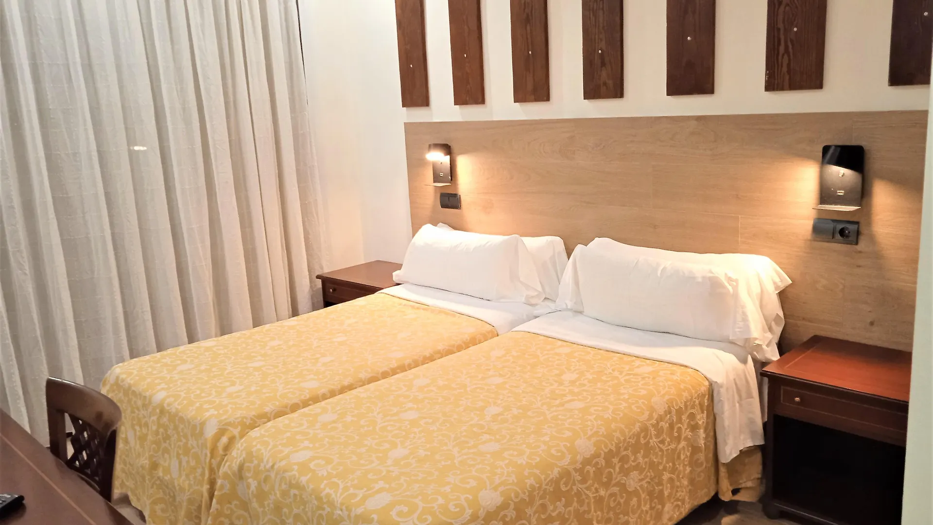 Hotel 153 Castelldefels
