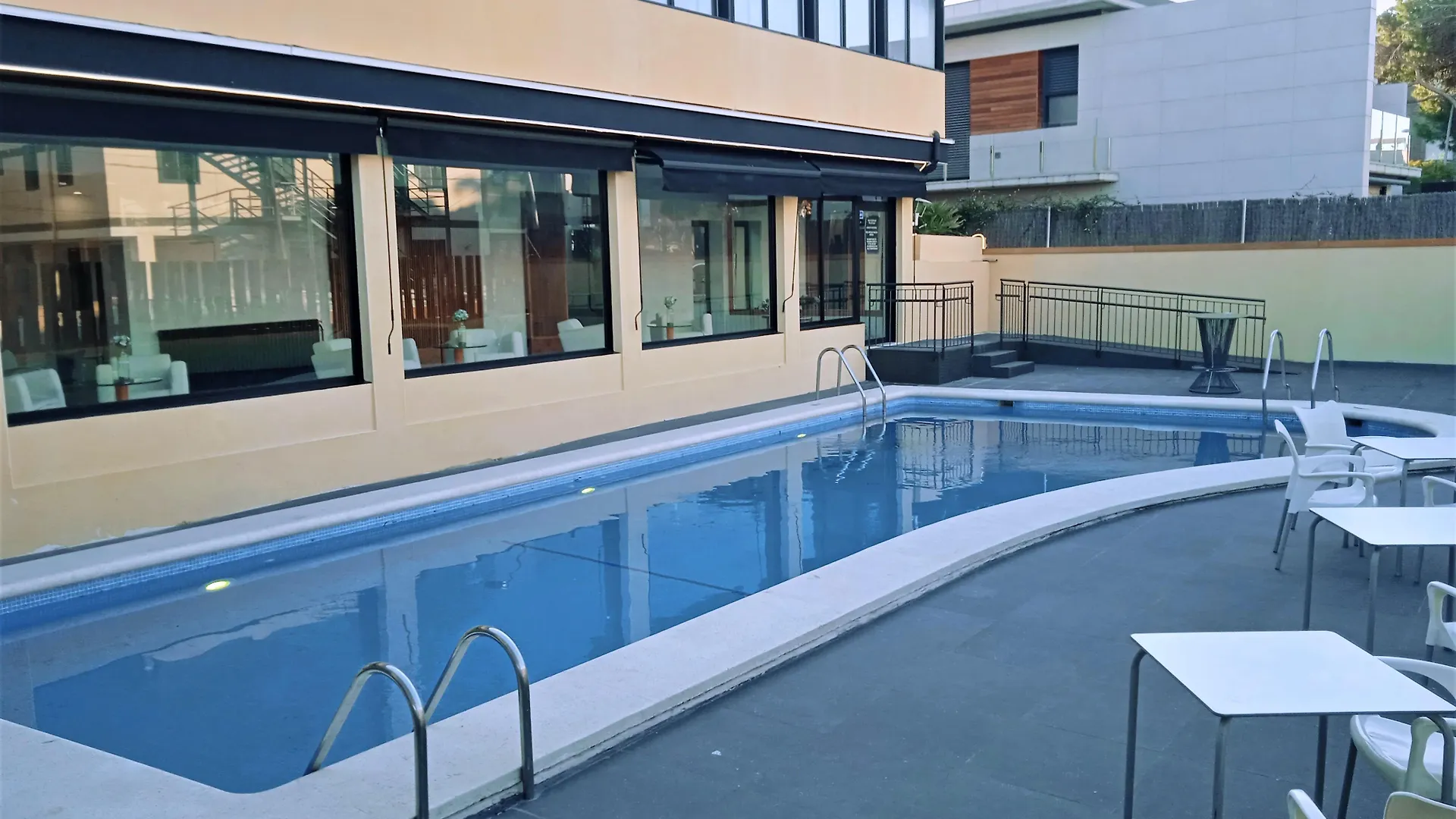 Hotel 153 Castelldefels