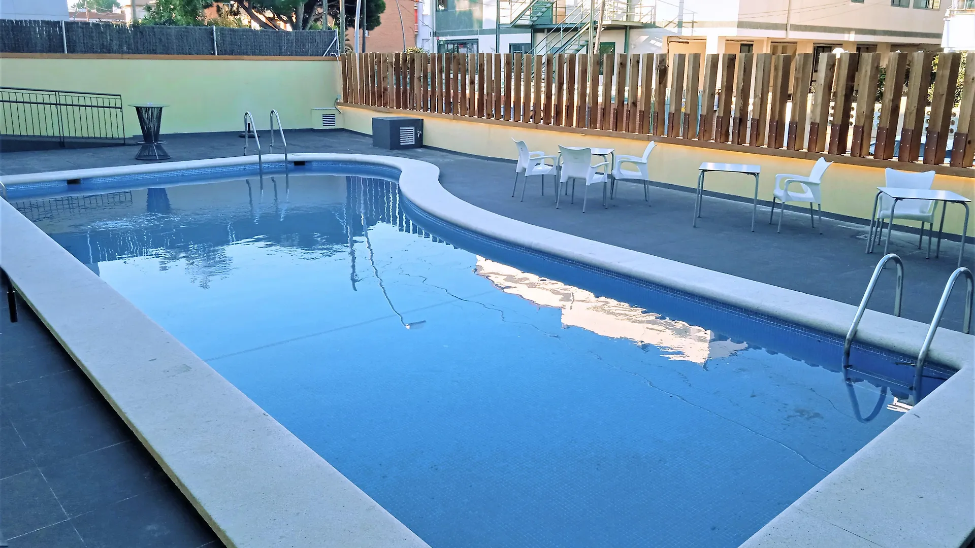 Hotel 153 Castelldefels