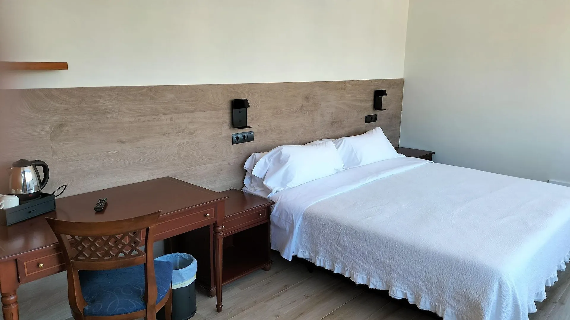 Hotel 153 Castelldefels