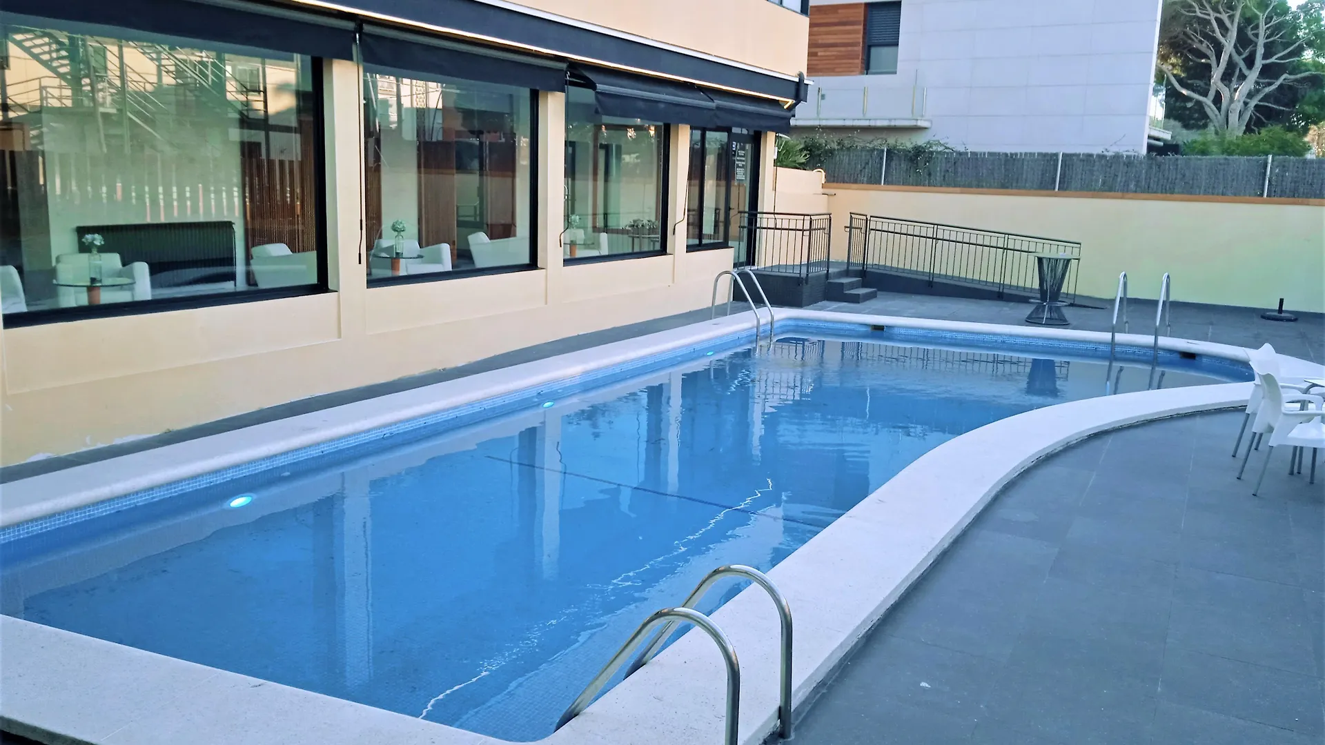 Hotel 153 كاستيلديفيلس